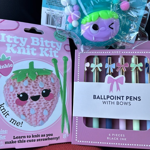 Other - Itty Bitty Knit Kit - Pink Strawberry
